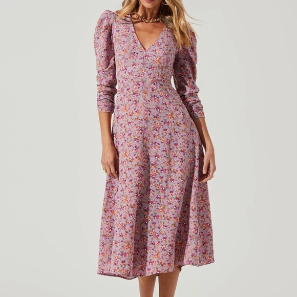 Astr Dresses & Skirts - ASTR PUFF SLEEVE V NECK BACK CUTOUT MIDI DRESS